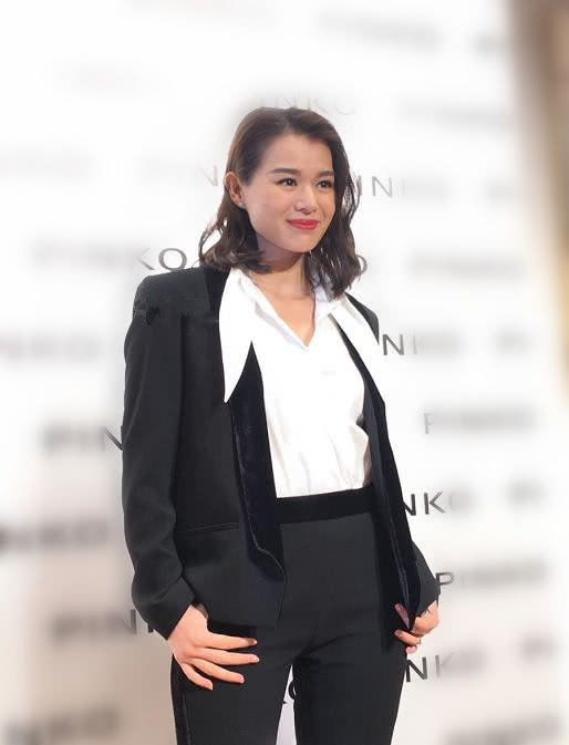 胡杏儿西服定制